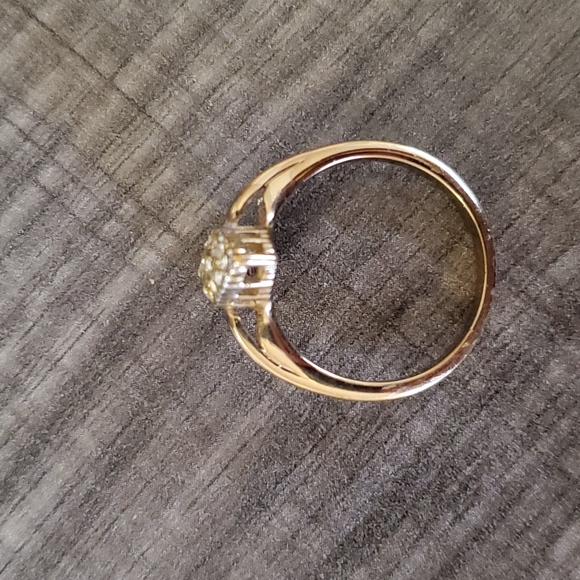 Ring - Picture 5 of 6